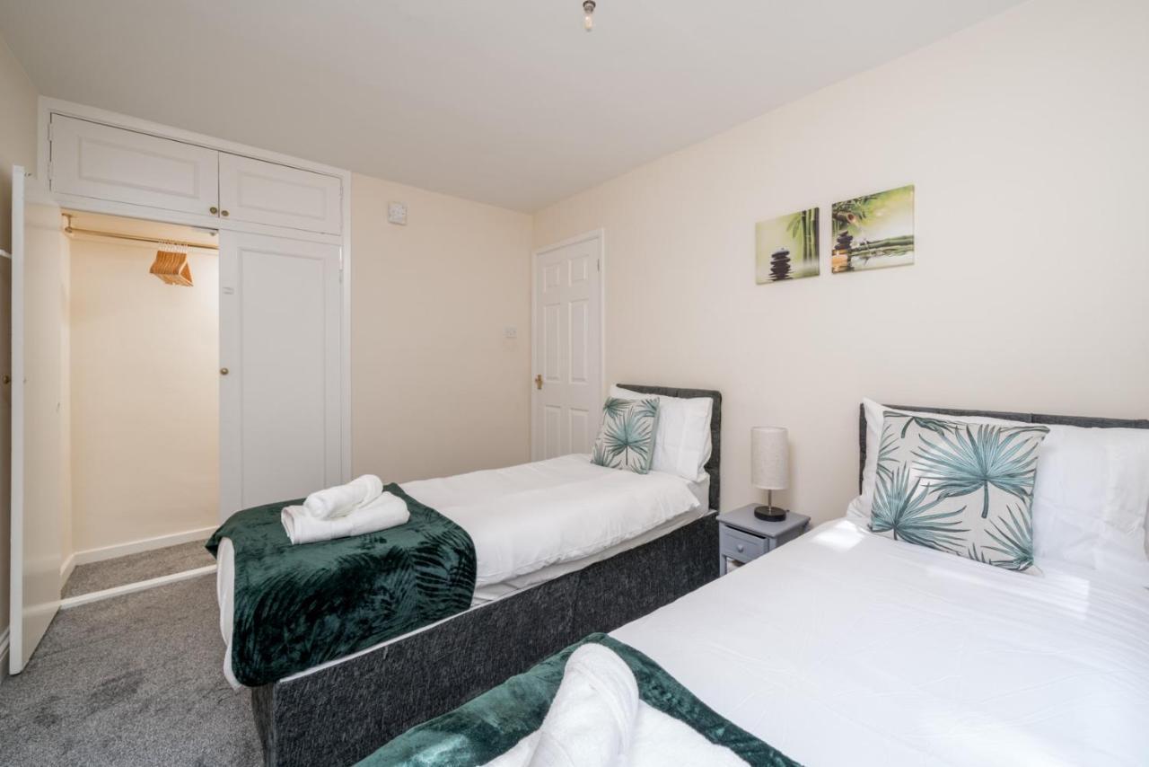Redhill Surrey 2 Bedroom Pet Friendly Apartment By Sublime Stays المظهر الخارجي الصورة