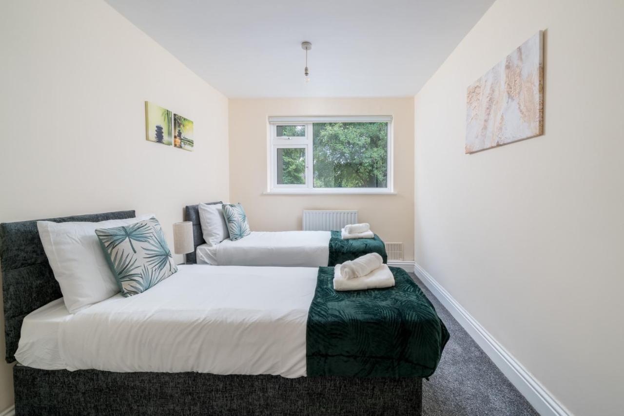 Redhill Surrey 2 Bedroom Pet Friendly Apartment By Sublime Stays المظهر الخارجي الصورة