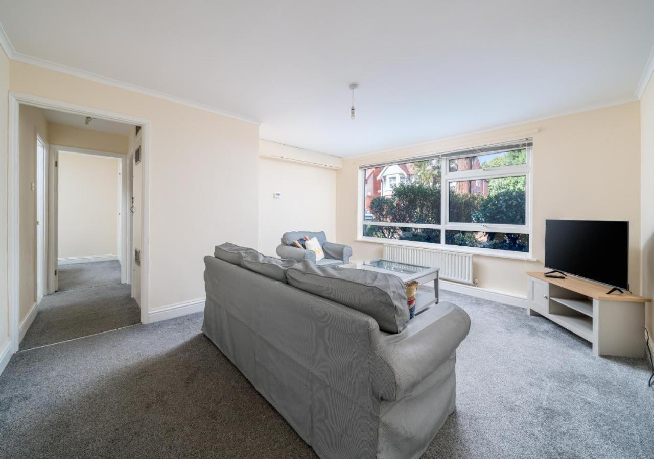 Redhill Surrey 2 Bedroom Pet Friendly Apartment By Sublime Stays المظهر الخارجي الصورة